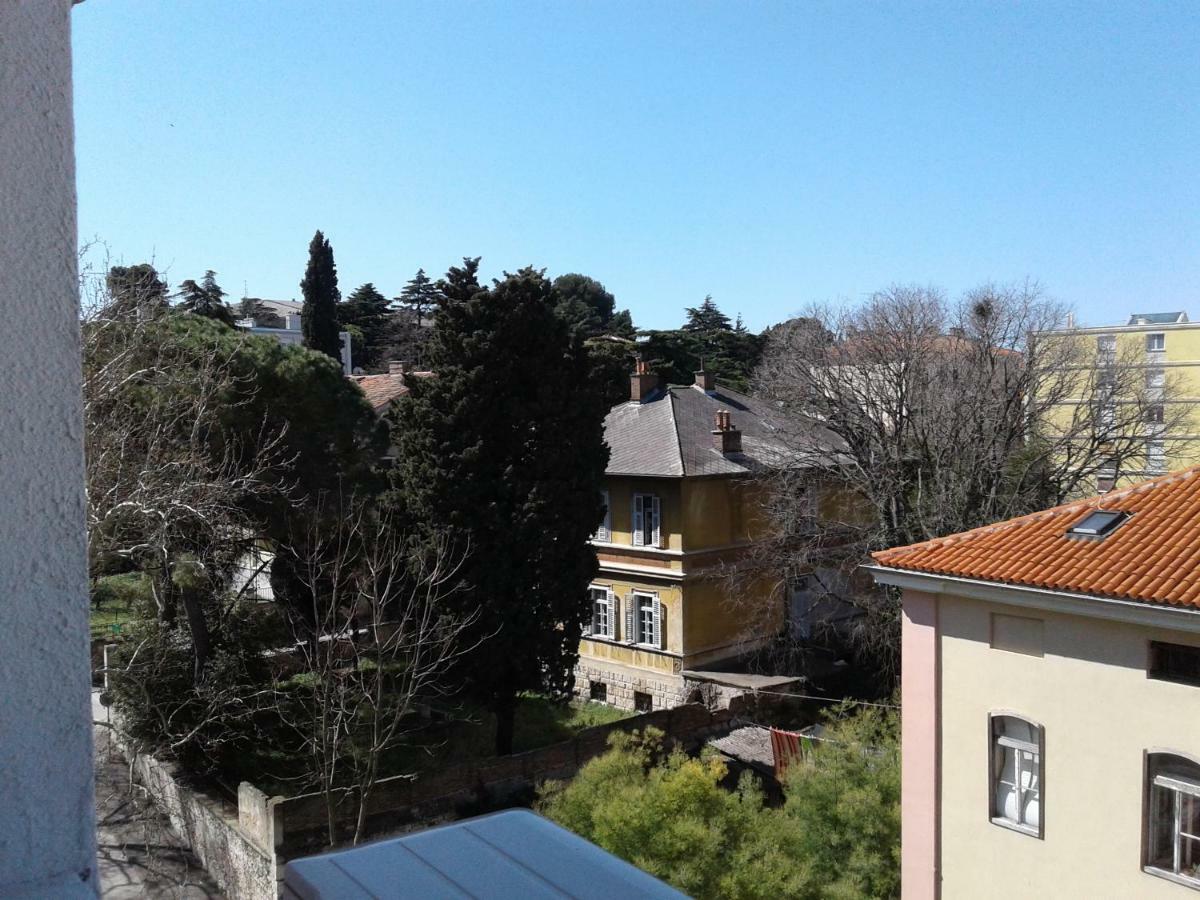 Apartment Sunny Place Pula Exterior photo