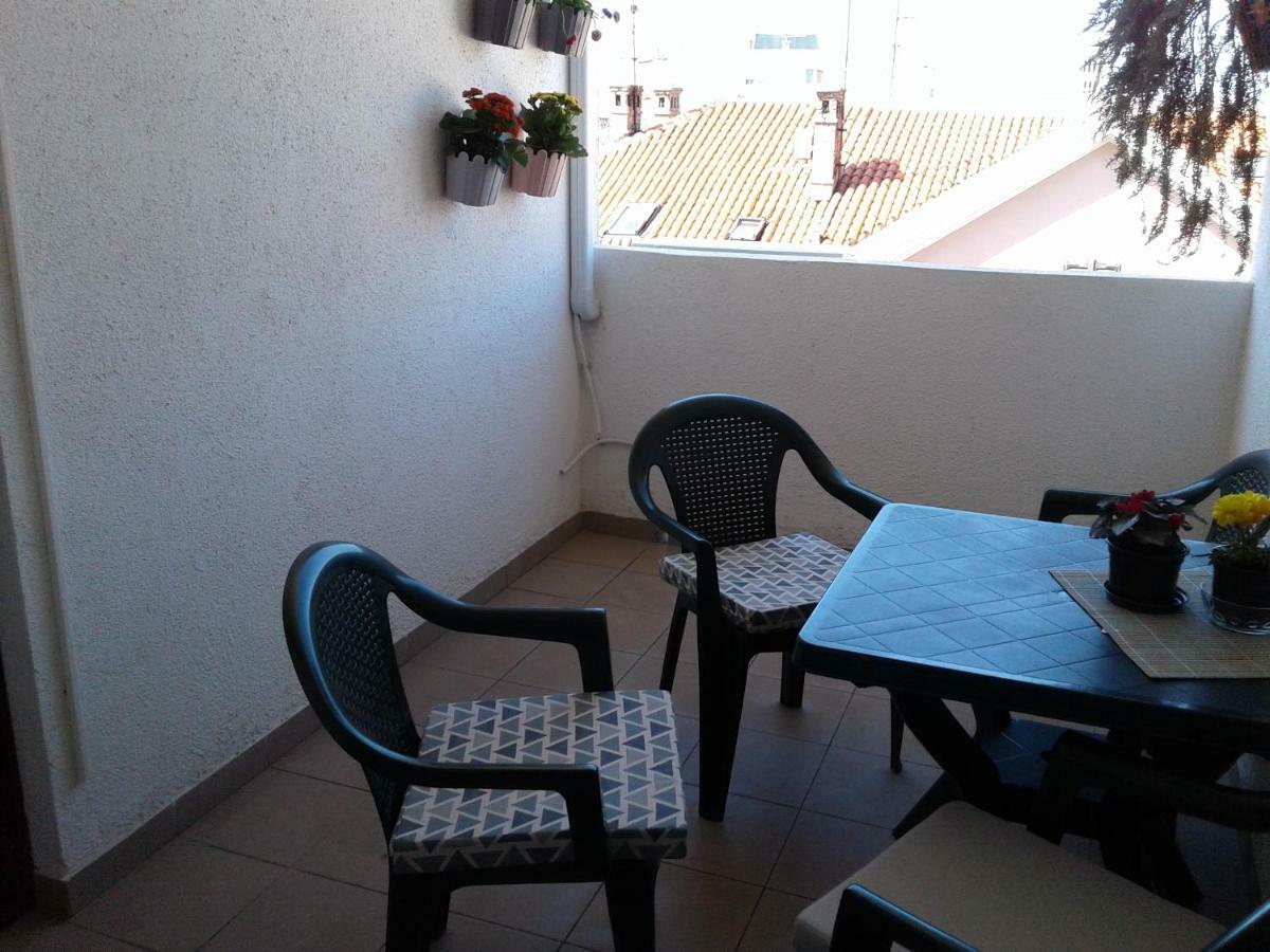 Apartment Sunny Place Pula Exterior photo
