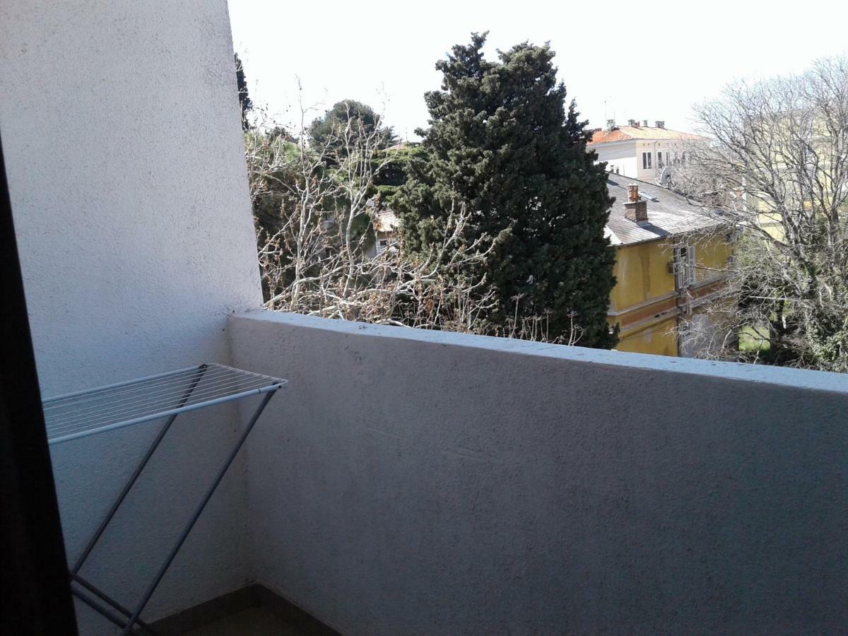 Apartment Sunny Place Pula Exterior photo